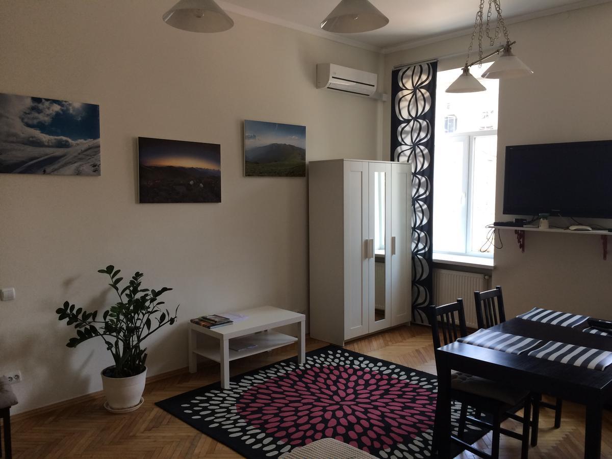 Cozy Apartment 39/34 Lviv Exteriör bild